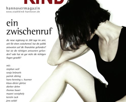 Titelbild Magazin Stadtkind Hannover - ein Zwischenruf. Frau rührt im Einheitsbrei der Politik